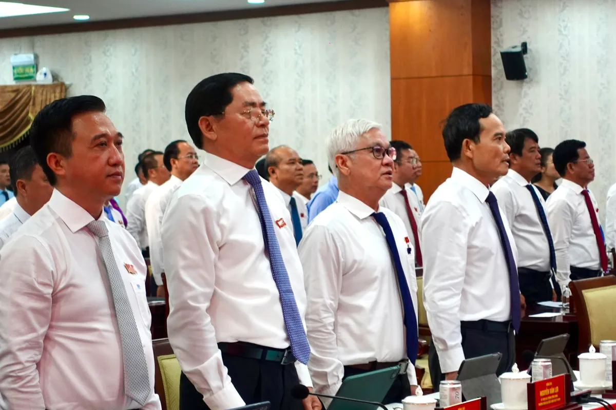 Hội đồng Nhân dân TP Hồ Chí Minh họp chuyên đề tháo gỡ những vướng mắc sau hợp nhất - Ảnh 1.