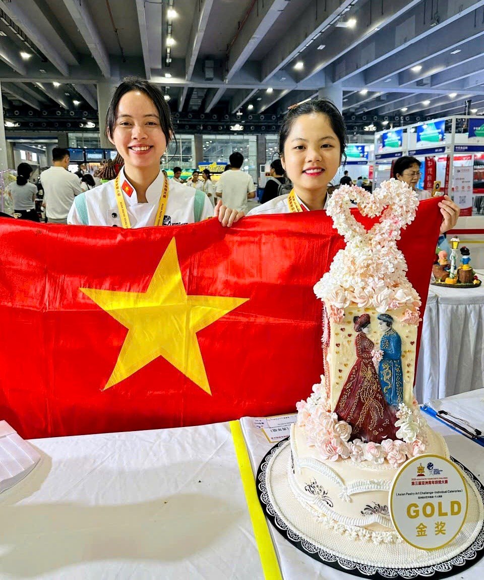 ក្រុម​ចុងភៅ​វៀតណាម​រះ​ក្នុង​កម្មវិធី Asian Pastry Young Chefs Challenge 2025 - រូបថត 2