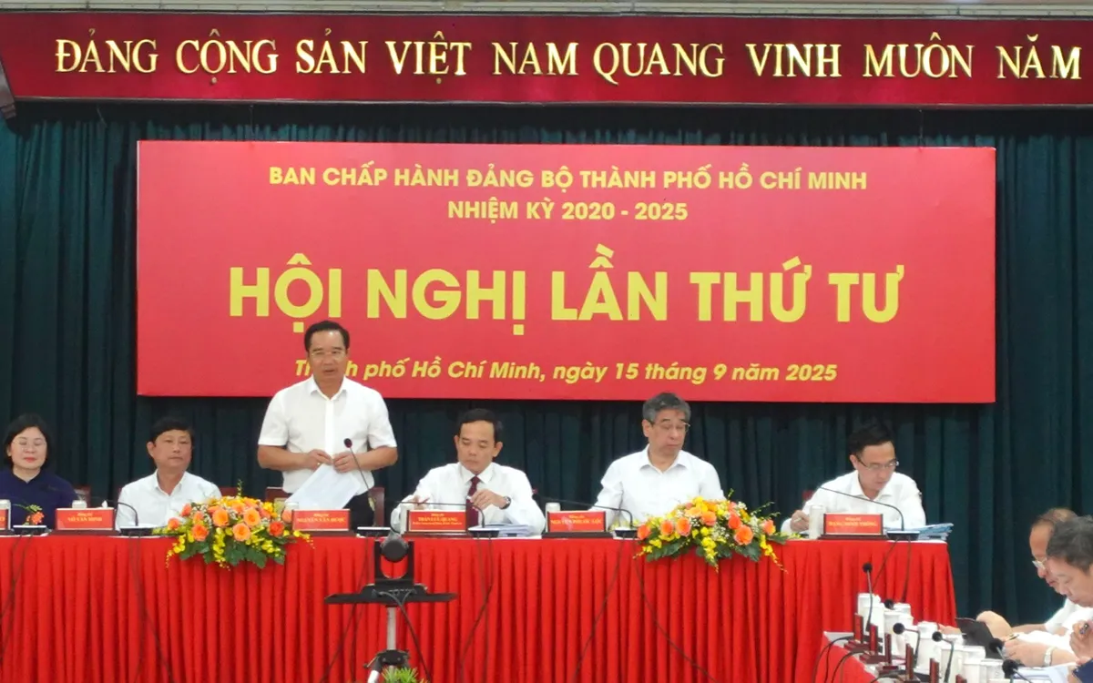 Hội nghị Ban Chấp hành Đảng bộ lần thứ tư bàn về công tác chuẩn bị Đại hội Đại biểu Đảng bộ TP Hồ Chí Minh nhiệm kỳ 2025-2030 -  Ảnh: Thu Trang 