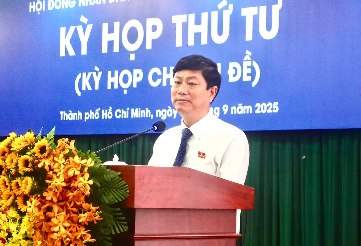 Hội đồng Nhân dân TP Hồ Chí Minh họp chuyên đề tháo gỡ những vướng mắc sau hợp nhất - Ảnh 2.