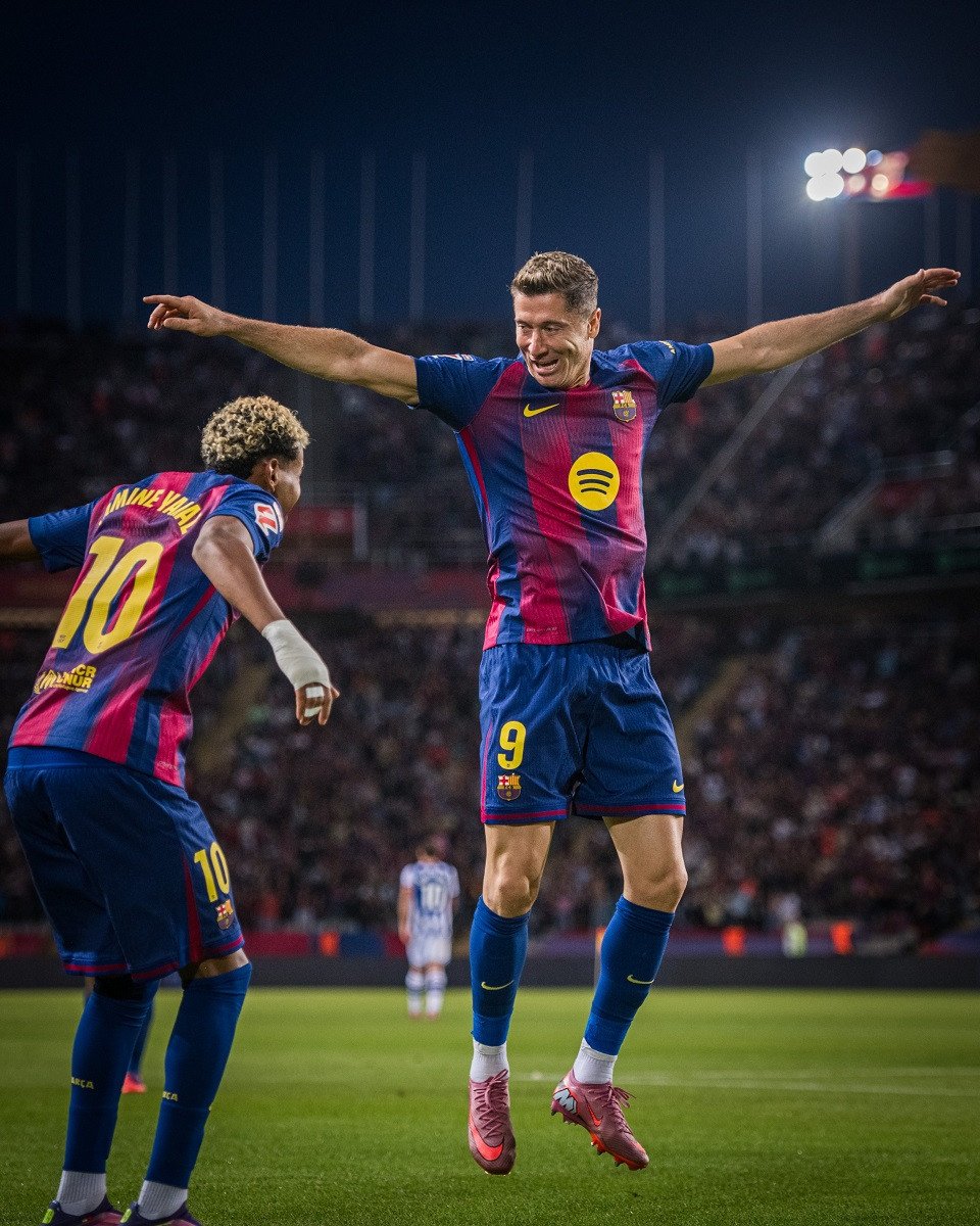 Lamine Yamal Lewandowski FCB.jpg