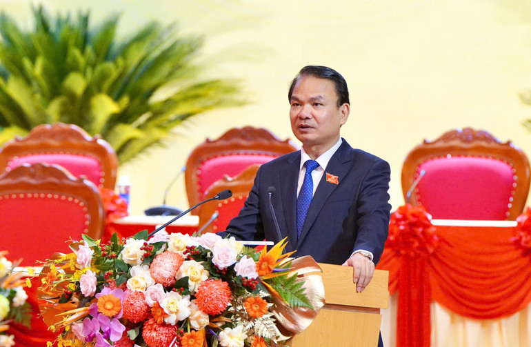 a5-bi-thu-tinh-uy-dang-xuan-phong-phat-bieu-y-kien-khai-mac-phien-tru-bi-dai-hoi.jpg