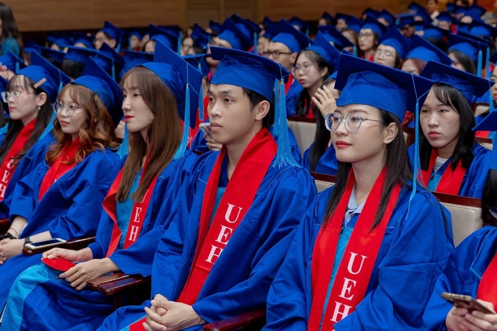 Cánh cổng vào đại học năm 2026 có hẹp lại sau cuộc đại sắp xếp? - 6