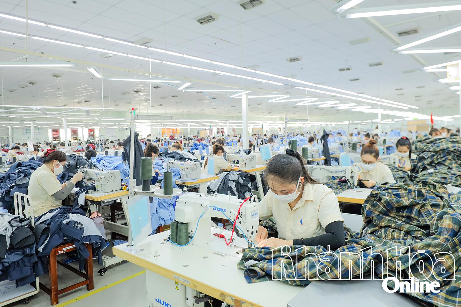 Lĩnh vực dệt may tiếp tục có những đóng góp cho xuất khẩu tăng trưởng.
