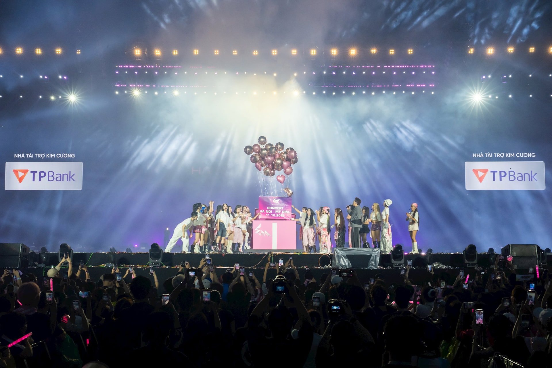 TPBank は、2025 年 10 月 11 日にハノイで開催される Em Xinh「Say Hi」コンサート第 2 夜のダイヤモンド スポンサーです。