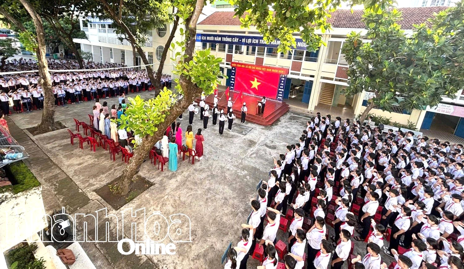 ទិដ្ឋភាពនៃពិធីសម្ភោធនៅអនុវិទ្យាល័យ Mai Xuan Thuong (វួដ Nha Trang ខាងជើង)។