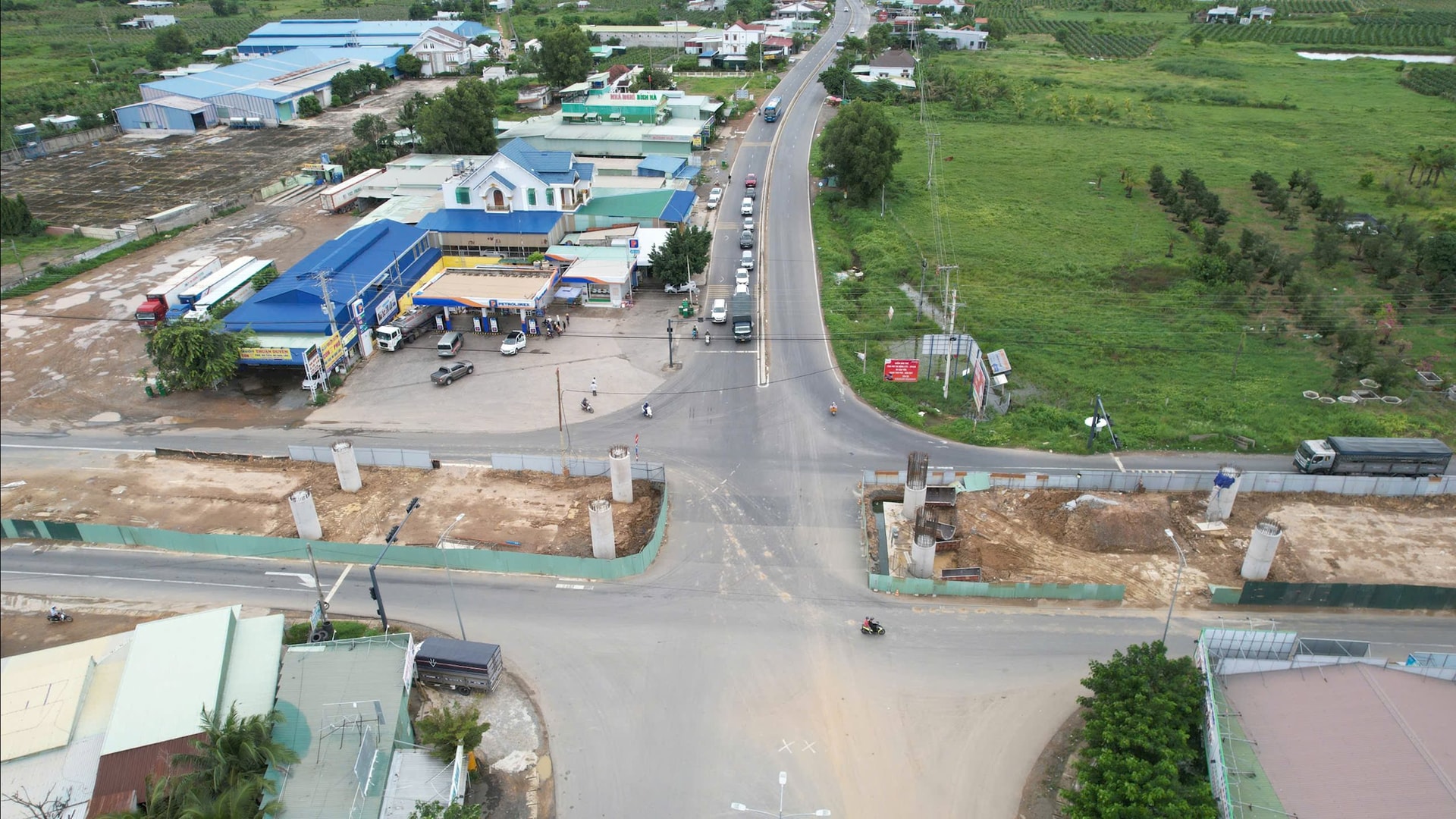 Ba Bau intersection seen from above