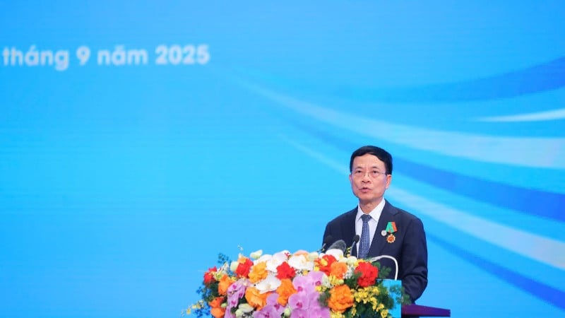 Minister of Science and Technology Nguyen Manh Hung speaks at the event. (Photo: TL)