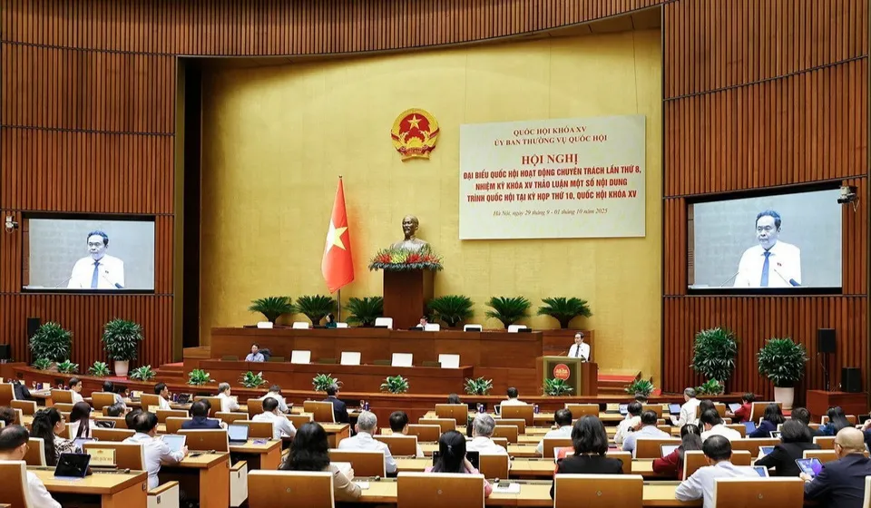 Khai mạc Hội nghị đại biểu Quốc hội chuyên trách, thảo luận nội dung trình Kỳ họp thứ 10 - Ảnh 1.