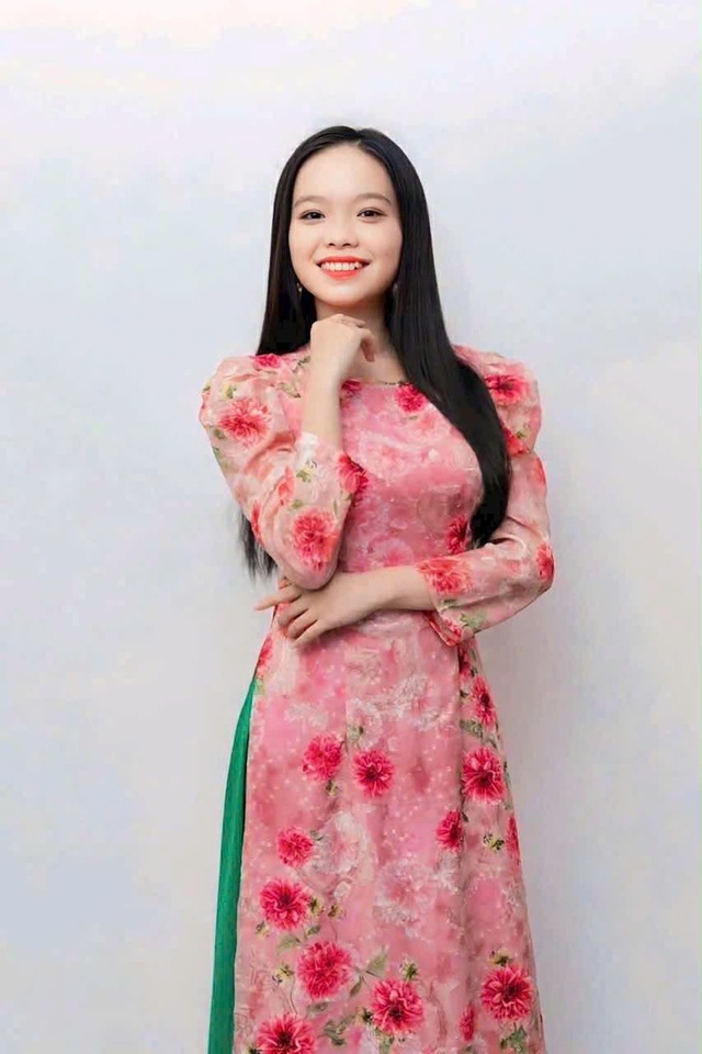 NSƯT Võ Minh Lâm 'đẩy thuyền' giúp Hà Như giành 3 giải 'Chuông vàng vọng cổ 2025'   - Ảnh 1.