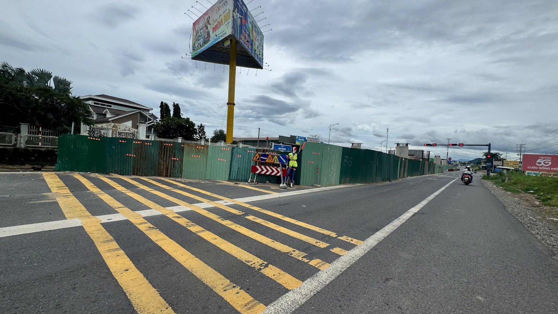 The construction site is well fenced.