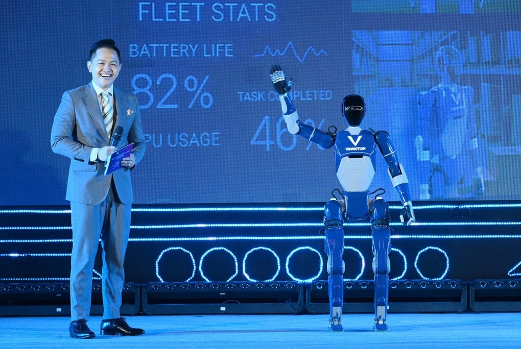 Robot Việt vượt chướng ngại vật, làm MC - 1