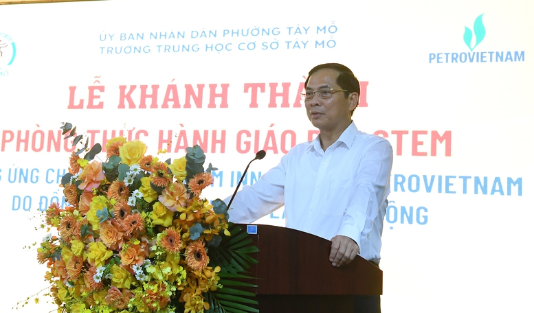 Hà Nội có thêm 2 trường THCS được trang bị phòng học STEM- Ảnh 2.