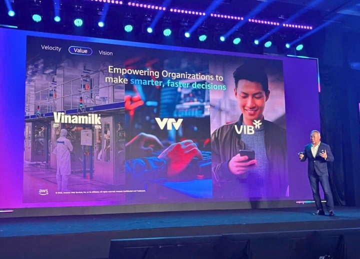 Mr. Eric Yeo, General Director of AWS Vietnam, spoke at the event (Photo: Minh Anh).