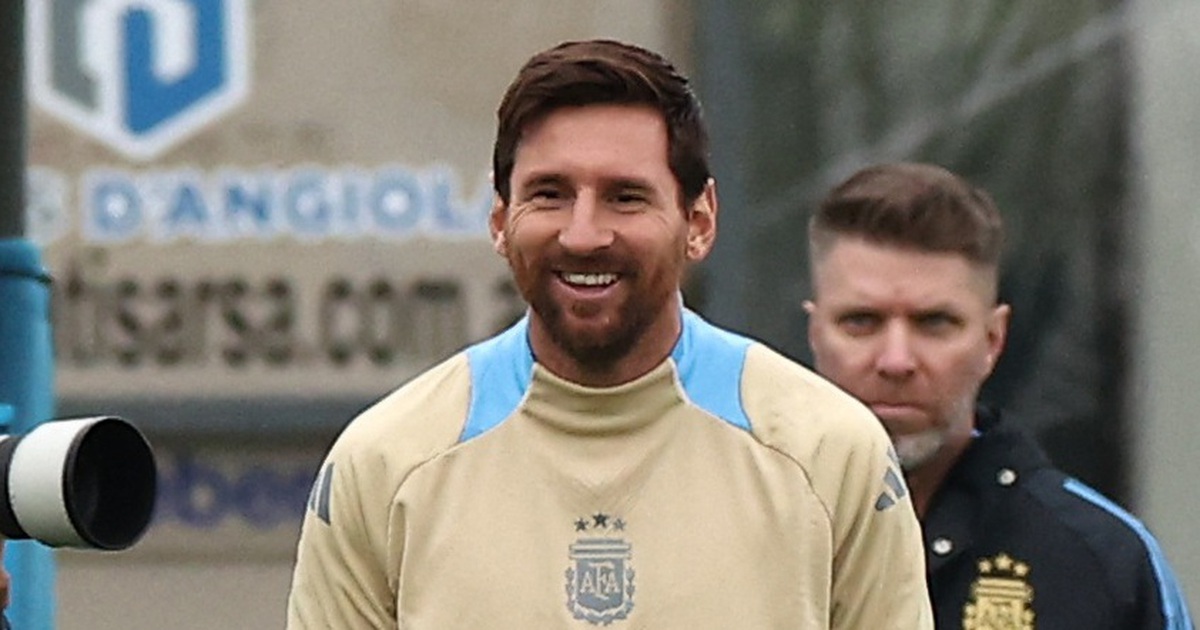 Messi chỉ thi đấu 1 trận tại Argentina, HLV Scaloni có quyết định bất ngờ