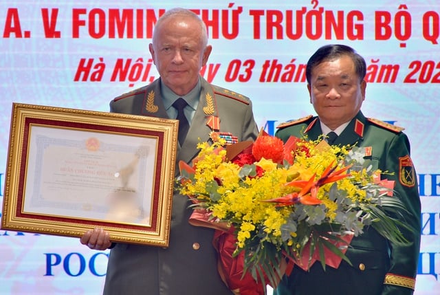Thứ trưởng Bộ Quốc phòng Nga nhận Huân chương Hữu nghị Việt Nam trao tặng- Ảnh 3.