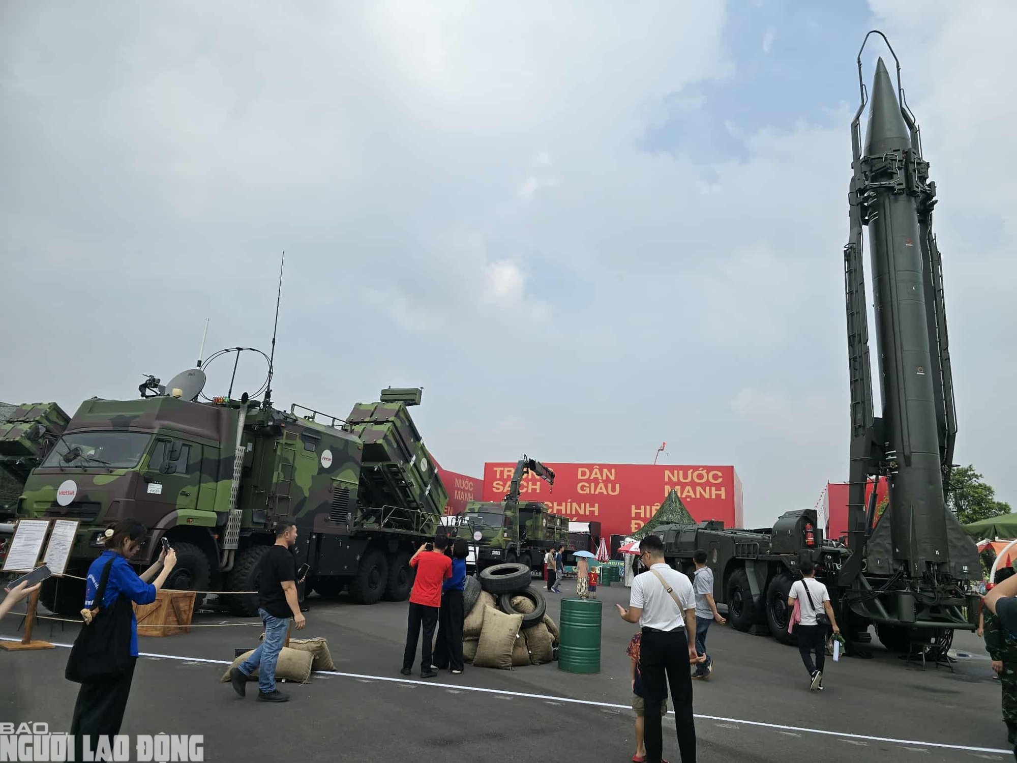 Viettel ra mắt vũ khí hiện đại tại Triển lãm 80 năm thành tựu đất nước - Ảnh 13.
