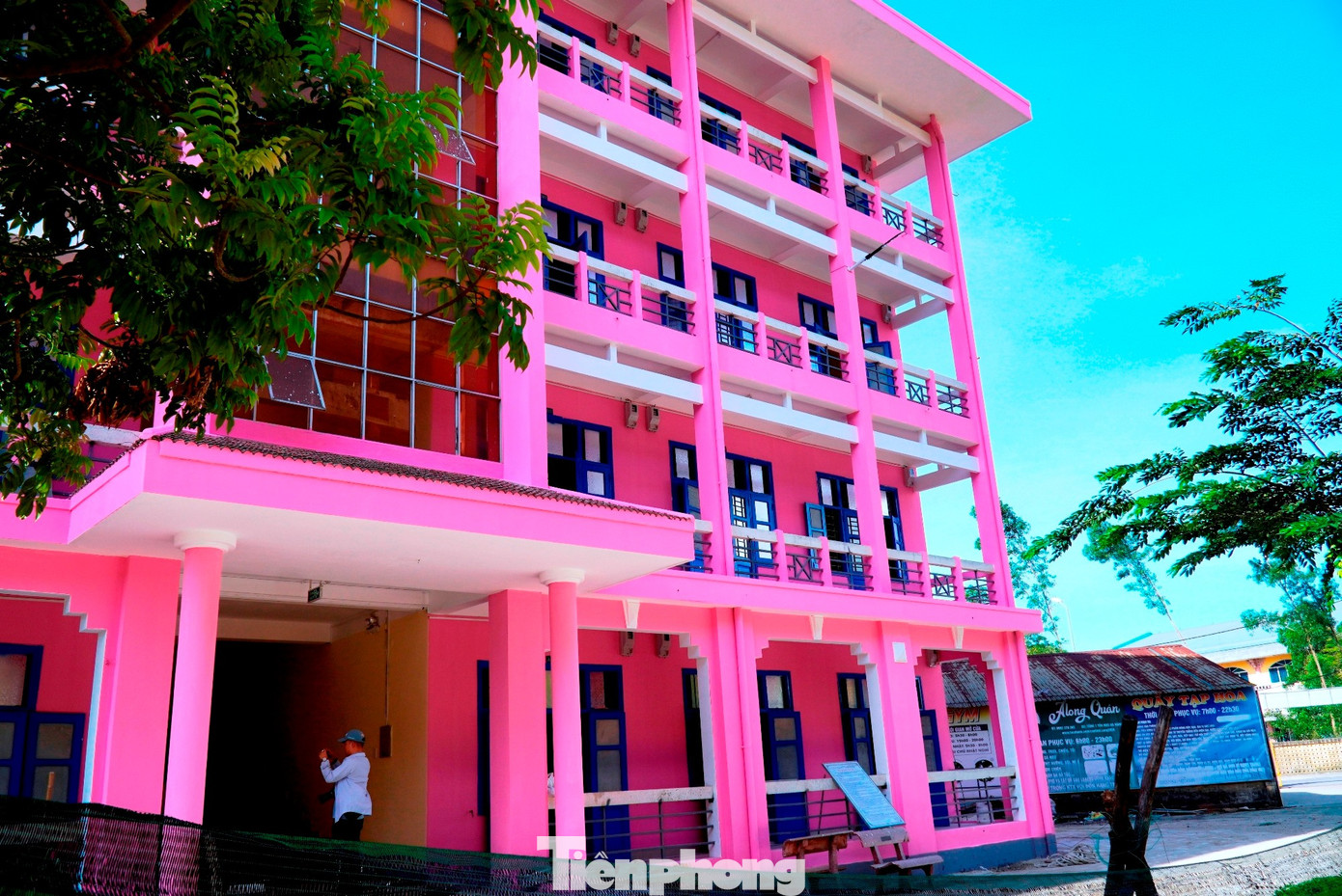 tp-9-ky-tuc-xa-dai-ho-hue-khoac-ao-moi-2.jpg