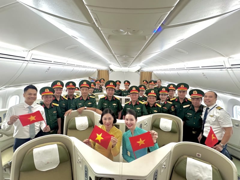 Un zbor special aduce peste 360 ​​de soldați care au finalizat misiunea A80 în orașul Ho Chi Minh -0