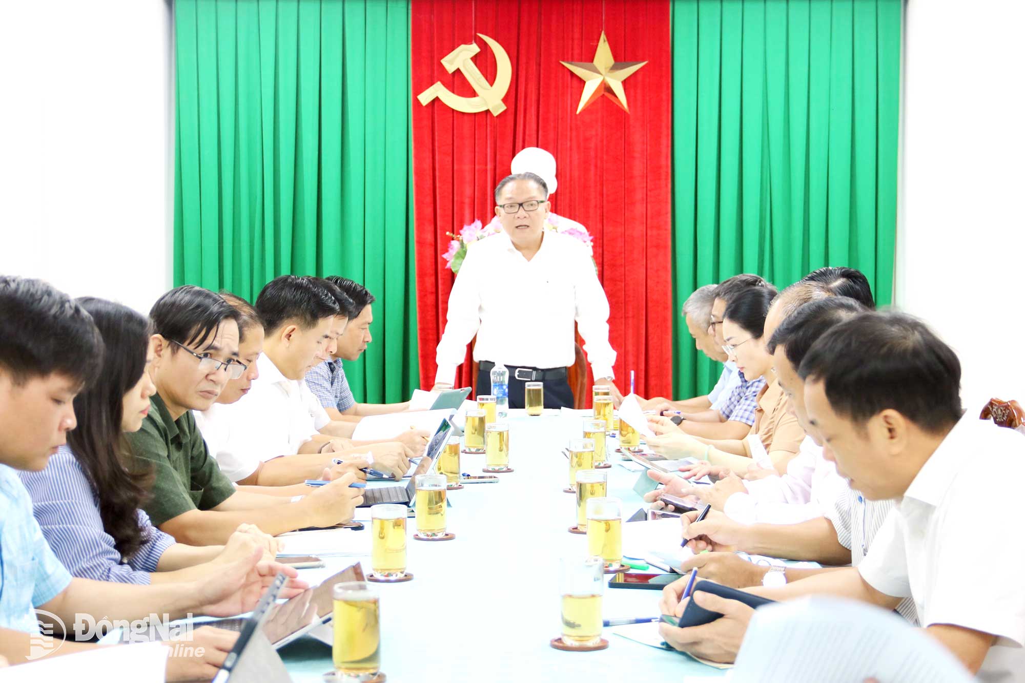 Tỉnh ủy viên, Phó Chủ tịch UBND tỉnh Đồng Nai Nguyễn Kim Long chủ trì buổi làm việc. Ảnh: Vương Thế