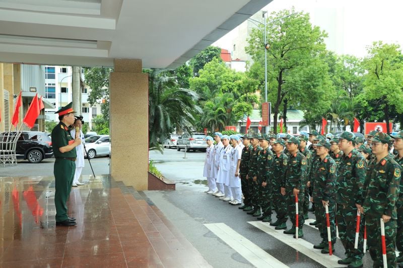 dokter militer