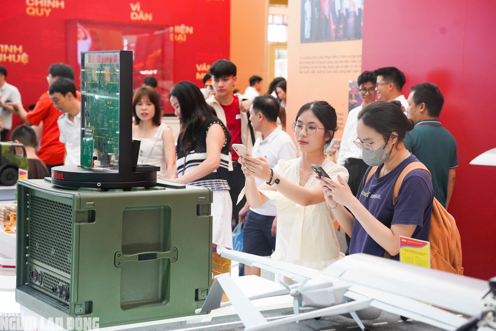 Viettel ra mắt vũ khí hiện đại tại Triển lãm 80 năm thành tựu đất nước - Ảnh 14.