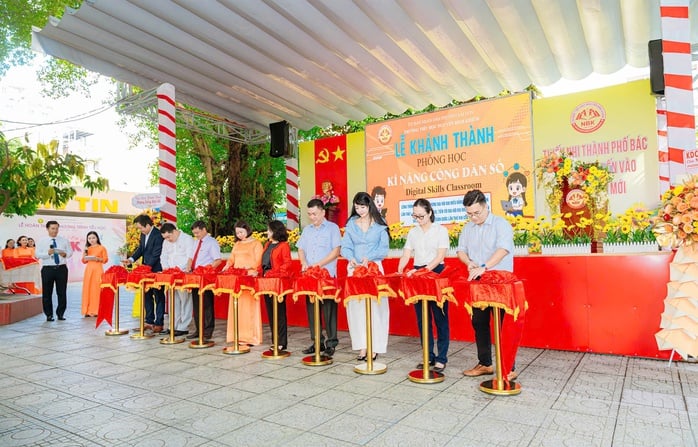 Nhiều trải nghiệm bất ngờ ở phòng học kỹ năng công dân số  - Ảnh 1.
