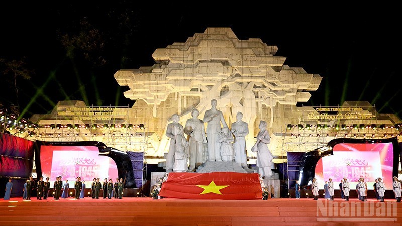 Upacara penghormatan bendera pada acara tersebut.
