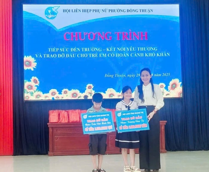 Phụ nữ Đồng Thuận tiếp sức học sinh nghèo trước thềm năm học mới- Ảnh 1.