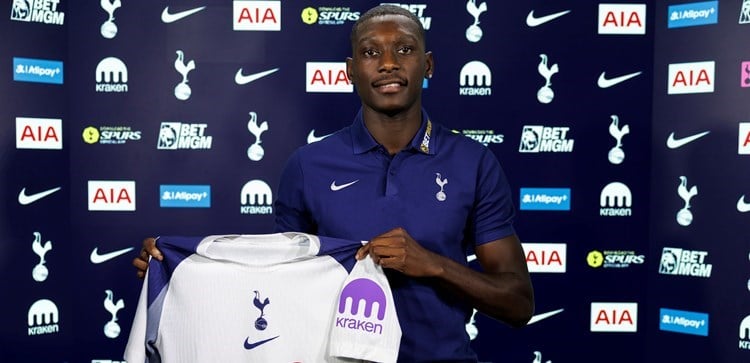 Tin chuyển nhượng bóng đá ngày cuối hè 2025: Man United đón thủ môn mới, nhưng không phải Emiliano Martinez - ảnh 3