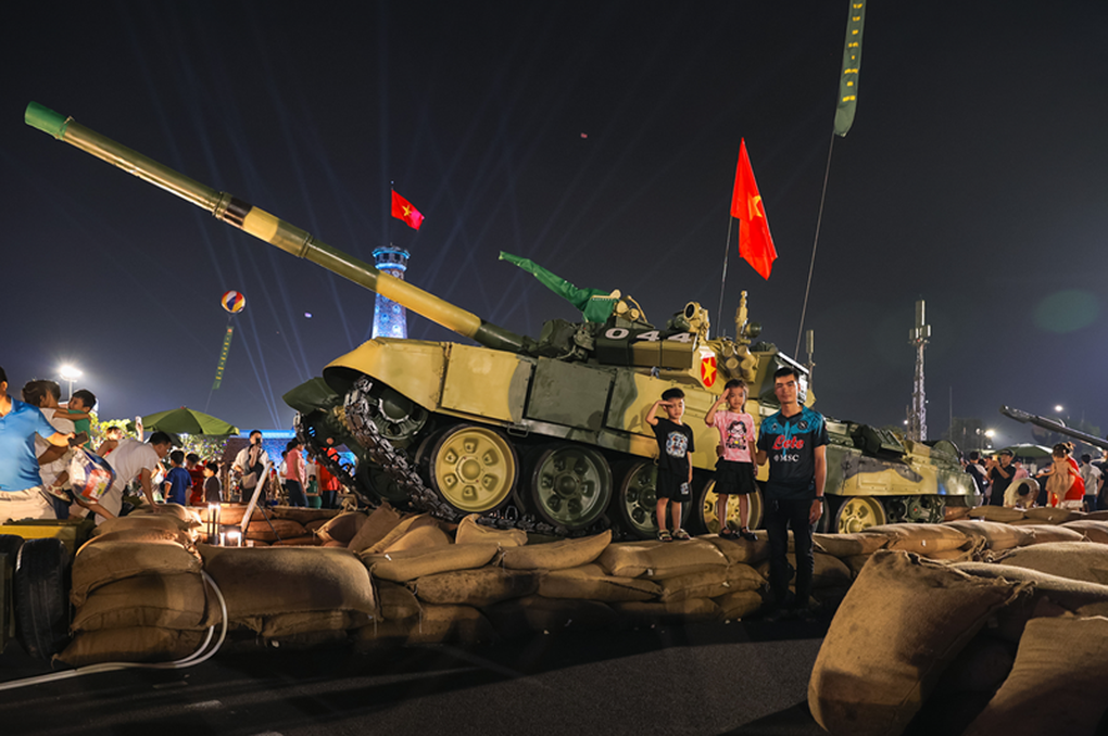 En serie opplevelser som berører patriotiske følelser på Vietnam Exhibition Center - 11