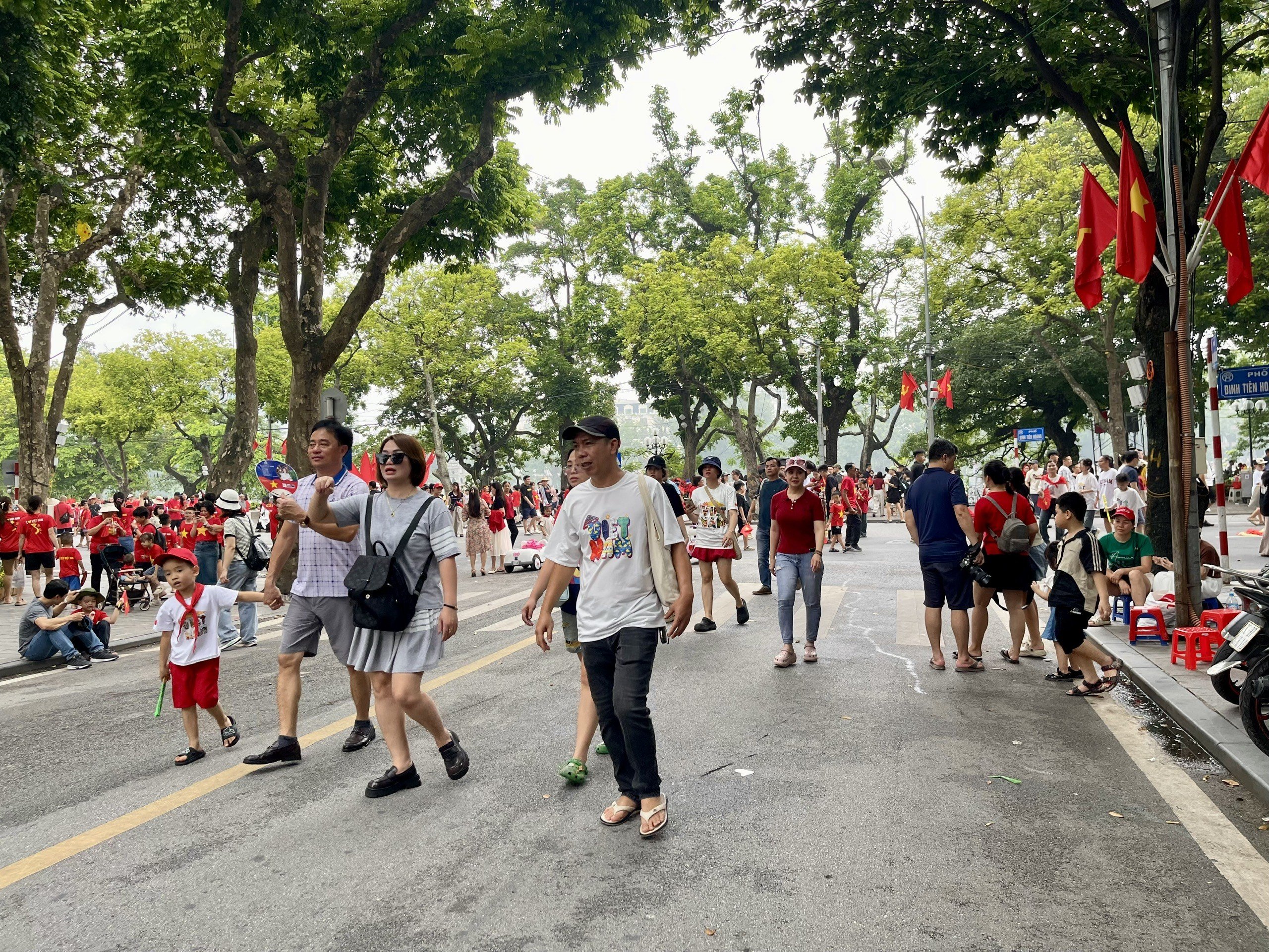 Du lịch Hà Nội "bùng nổ" dịp kỷ niệm 80 năm Quốc khánh với doanh thu 4,5 nghìn tỷ- Ảnh 1.