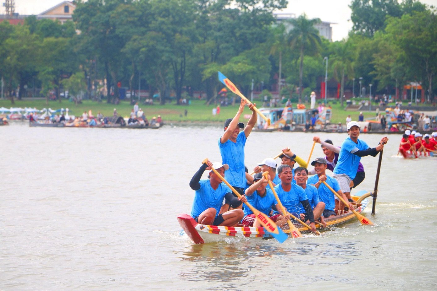 8-dua-ghe-song-huong.jpg