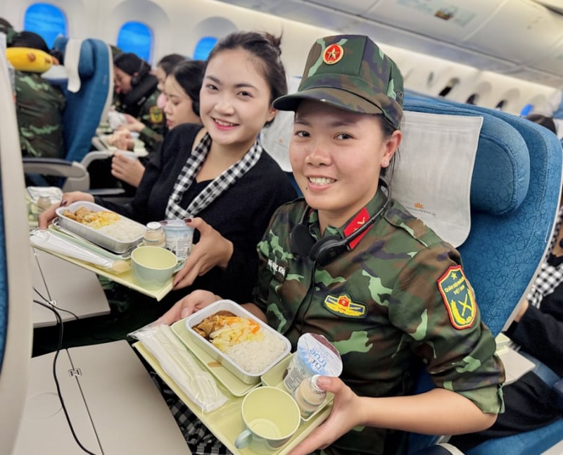 Un zbor special aduce peste 360 ​​de soldați care au finalizat misiunea A80 în orașul Ho Chi Minh -0