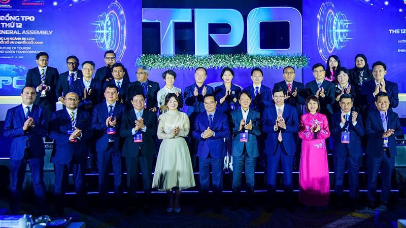 プログラムの開会式で記念写真を撮る代表者たち。（写真：組織委員会）