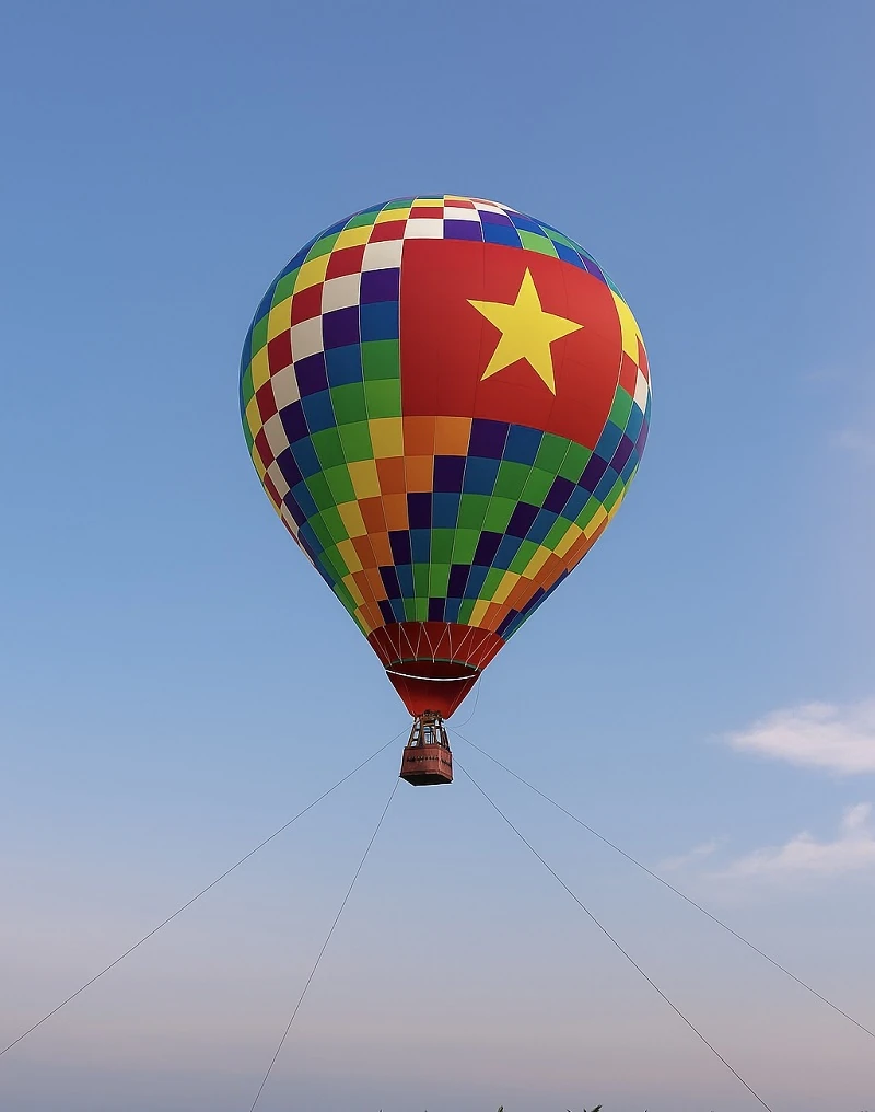 Bai Chay organizează ceremonia de ridicare a drapelului și un zbor cu un balon cu aer cald gigantic în ziua de 2 septembrie