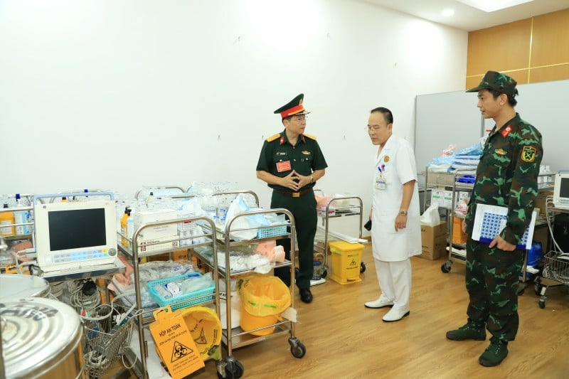 dokter militer