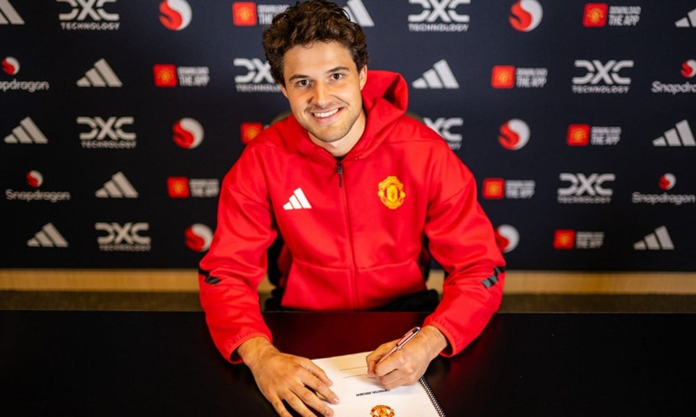 Tin chuyển nhượng bóng đá ngày cuối hè 2025: Man United đón thủ môn mới, nhưng không phải Emiliano Martinez - ảnh 2