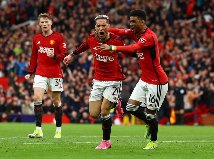 Antony bật khóc ngày trở lại Real Betis, khép lại ác mộng tại Man United - Ảnh 1.