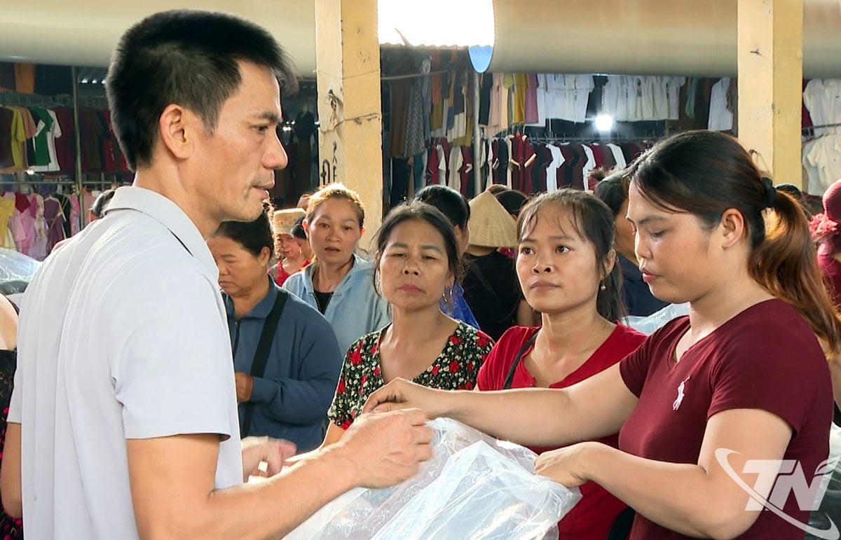លោក ង៉ោ វ៉ាន់ឡៃ កំពុងចរចាតម្លៃតែ។