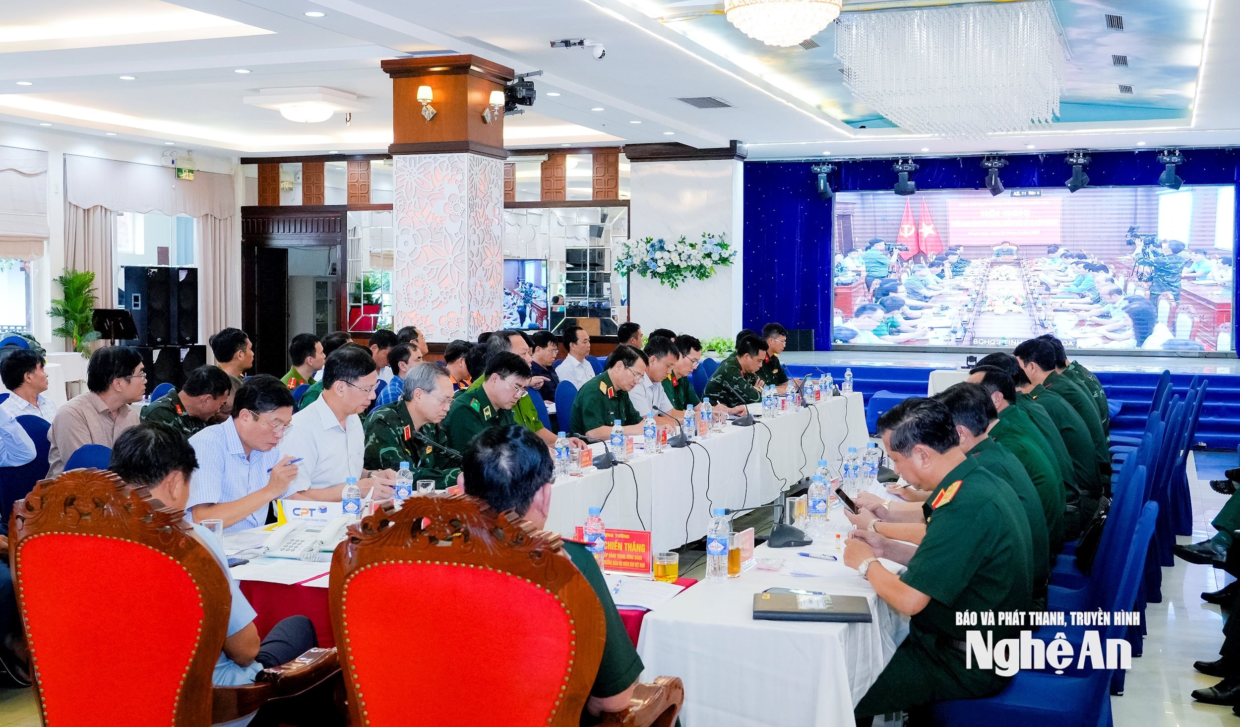 អង់គ្លេស៖ ព័ត៌មាន