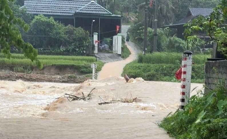 Many villages in Nghe An were isolated due to storm circulation -0