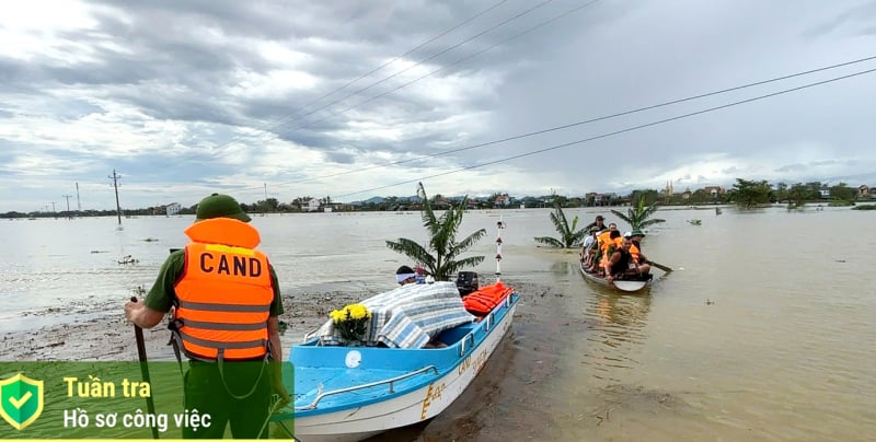 After storm No. 10, Ha Tinh people struggle with floods -0