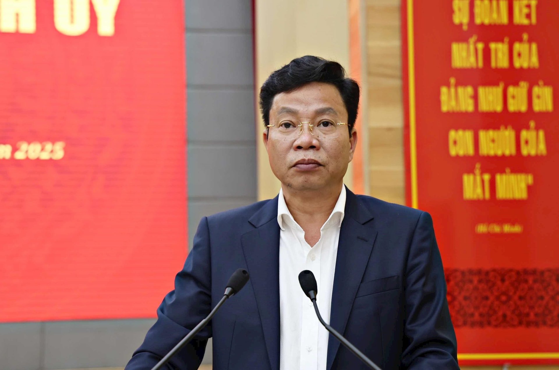 Deputy Secretary of the Provincial Party Committee Luu Van Trung speaks