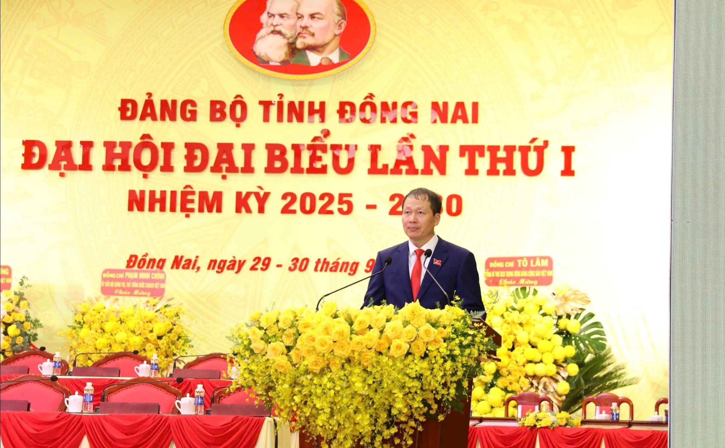 gen-h-z7060775576867_fe129575d3aa3a512644b82b9b58691e(1).jpg