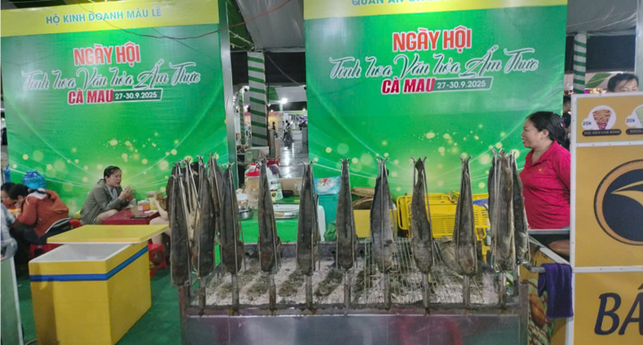 មុខម្ហូបពិសេសរាប់រយមុខមកជួបជុំគ្នានៅមហោស្រពអាហារ Ca Mau - ៤