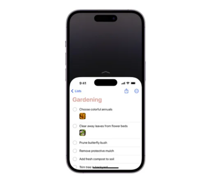 នៅពេលដែល Reachable ត្រូវបានបើក ផ្នែកខាងលើនៃអេក្រង់នឹងរំកិលចុះក្រោម ដែលធ្វើឱ្យវាកាន់តែងាយស្រួលក្នុងការឈានដល់ប៊ូតុង ឬរូបតំណាងនៅពាក់កណ្តាលផ្នែកខាងលើនៃអេក្រង់ ដោយមិនចាំបាច់ឈានដល់ ឬប្រើដៃទាំងពីរ។