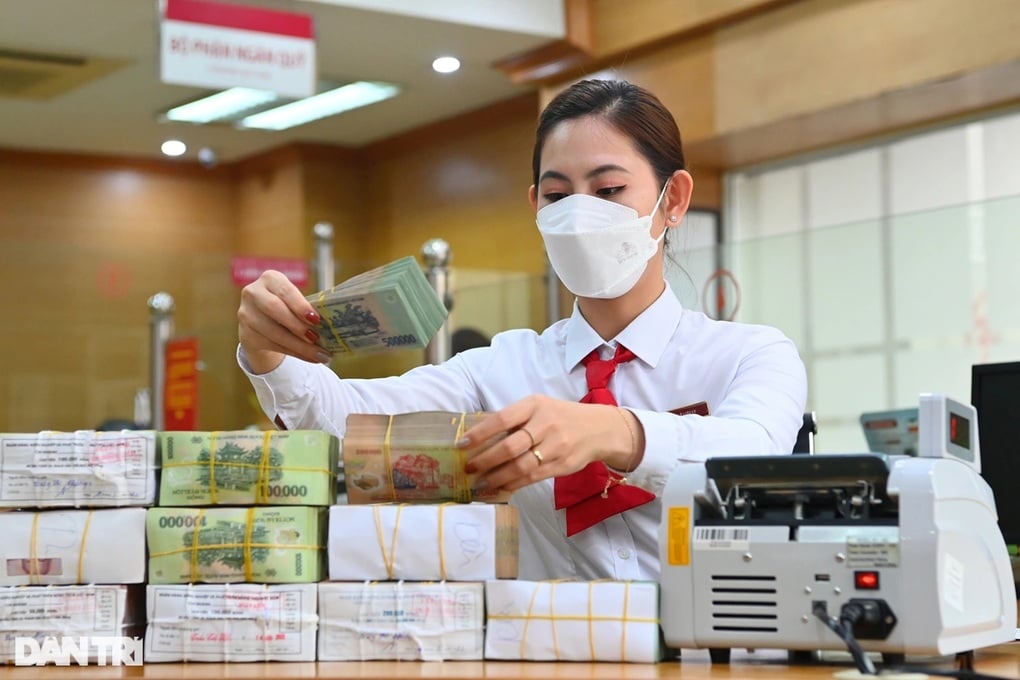 Hàng loạt ngân hàng đóng cửa chi nhánh, chuyện gì đang xảy ra? - 1