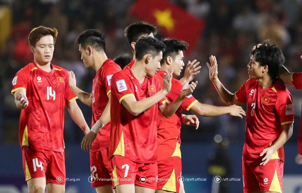 Danh sách tuyển Việt Nam: Đặng Văn Lâm trở lại, 8 cầu thủ U23 được bổ sung - 1