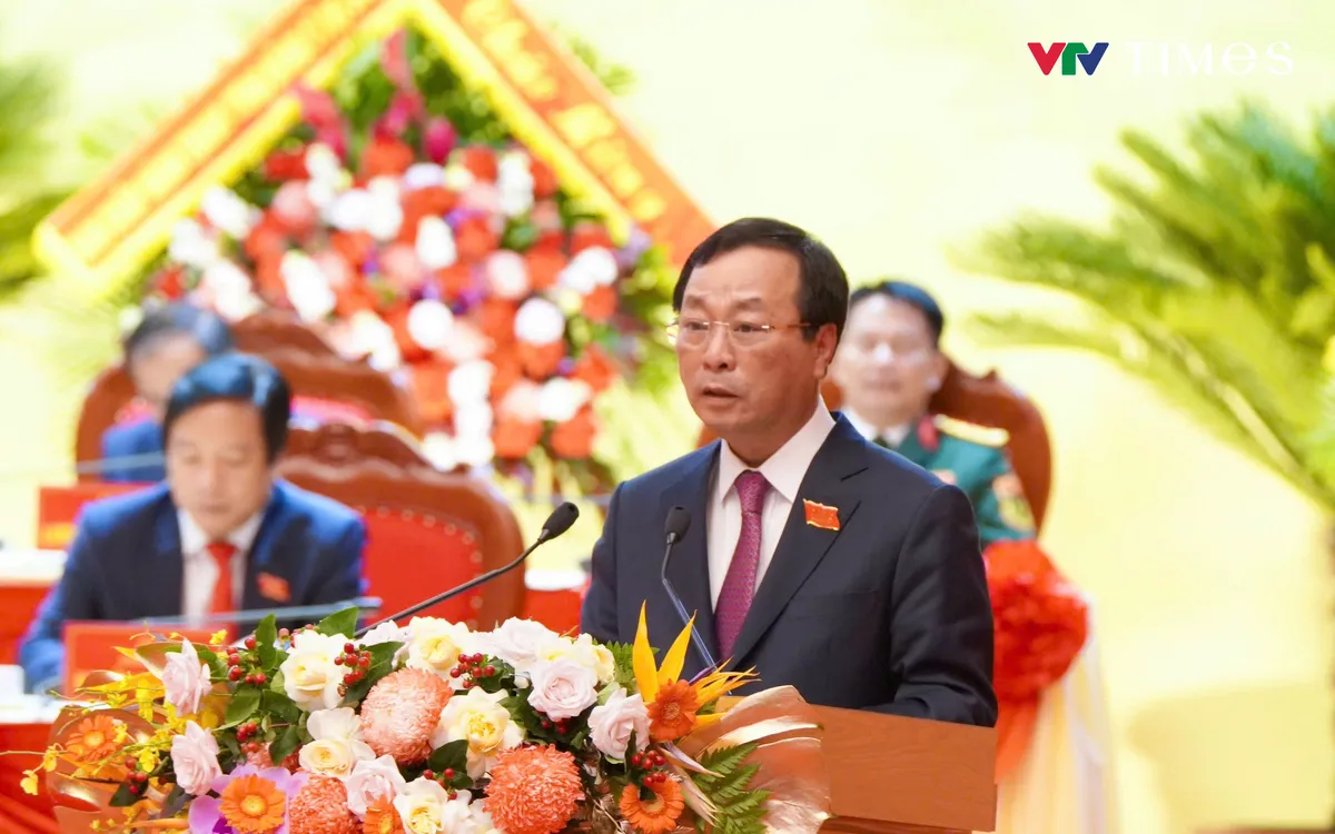 Đồng chí Bùi Văn Quang, Phó Bí thư Tỉnh ủy, Chủ tịch HĐND tỉnh phát biểu bế mạc Đại hội.